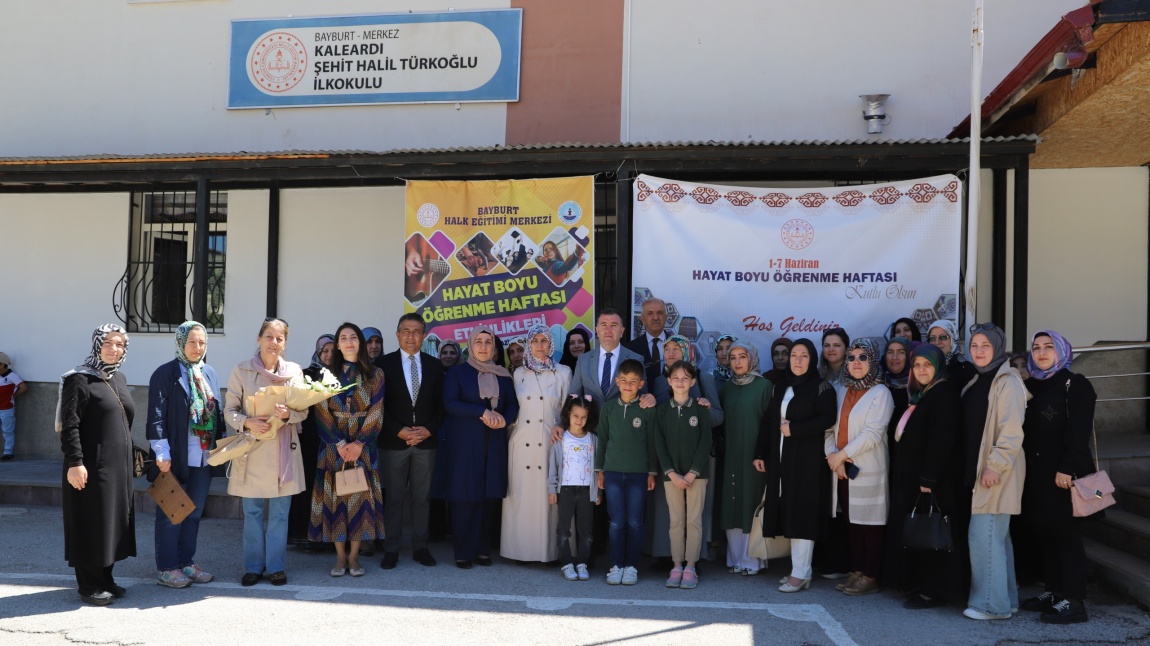 Hayat Boyu Öğrenme Haftası Şehit Halil Türkoğlu İlkokulu'nda Açılan Sergiyle Devam Ediyor.